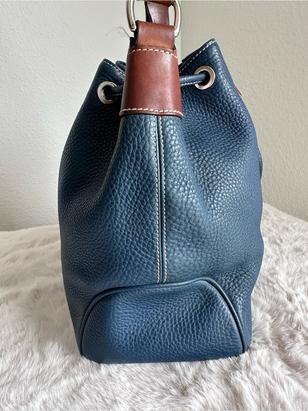 Dooney &‎ Bourke Midnight Blue Drawstring Shoulder Bag Purse Pebbled Leather - Picture 7 of 14